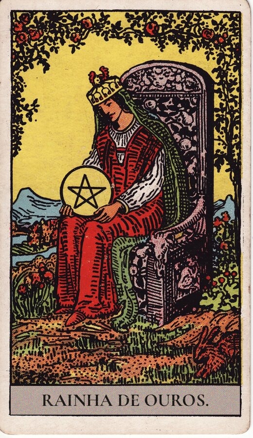 Rainha de Ouros — baralho Rider-Waite-Smith